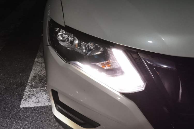 Used Nissan X-Trail 2021 2.0L CVT 2WD XL ITS Comfort Commemorative Edition Right Front Headlight