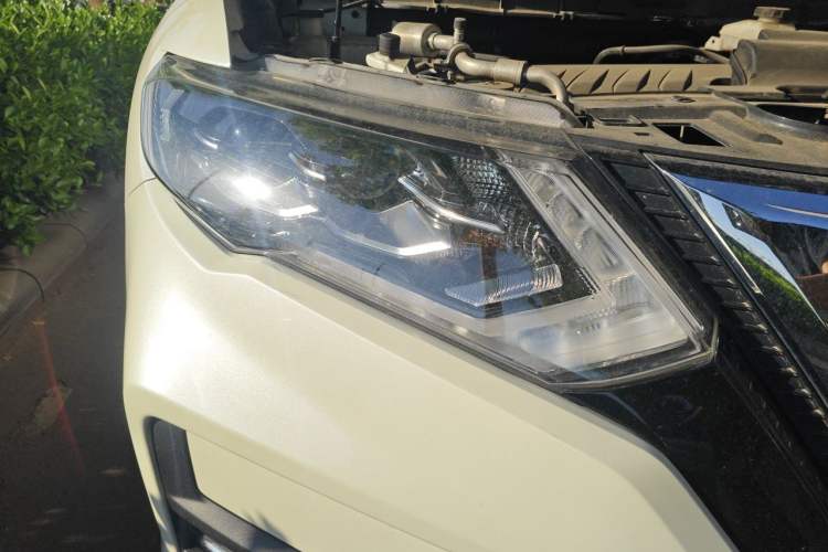 Used Nissan X-Trail 2021 2.0L CVT 2WD XL Premium SmartConnect Deluxe Edition Right Front Headlight
