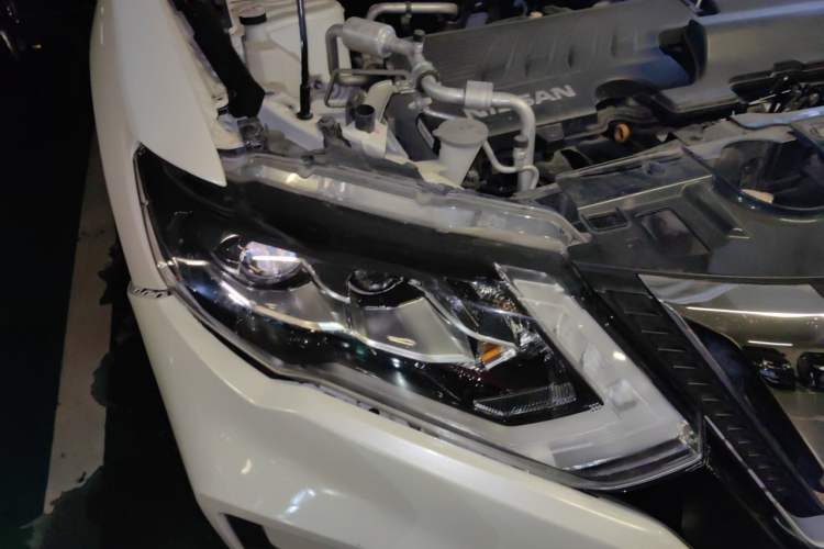 Used Nissan X-Trail 2021 2.0L CVT 2WD XL Premium SmartConnect Deluxe Edition Right Front Headlight