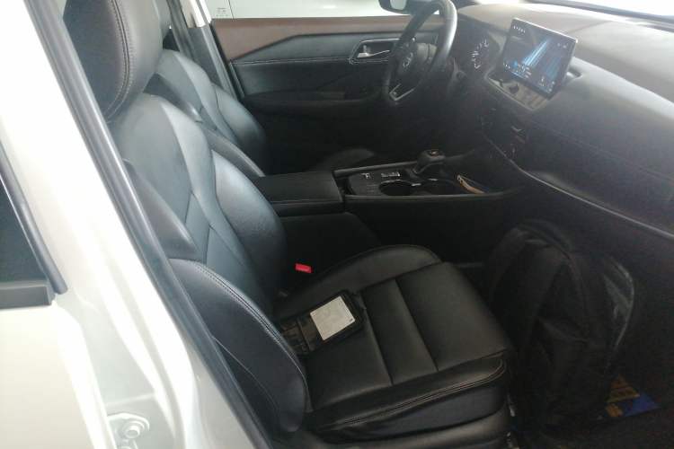 Used Nissan X-Trail 2021 VC-Turbo 300 CVT 2WD Luxury Edition Right Front Seat
