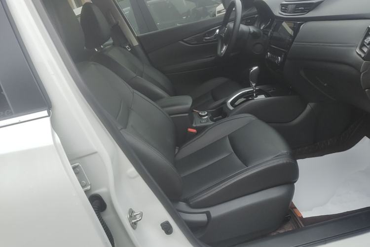 Used Nissan X-Trail 2021 2.5L CVT 4WD XL SmartConnect Leading Edition Right Front Seat