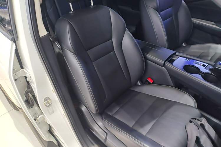 Used Nissan X-Trail 2021 VC-Turbo 300 CVT 2WD Luxury Edition 7-Seater Right Front Seat