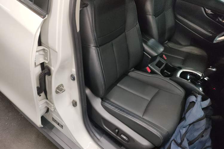 Used Nissan X-Trail 2021 2.0L CVT 2WD XL Premium Commemorative Edition Right Front Seat
