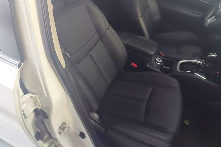 Used Nissan X-Trail 2021 2.5L CVT 4WD XL SmartConnect Leading Edition Right Front Seat