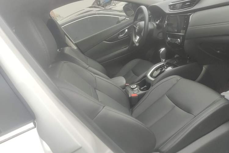 Used Nissan X-Trail 2021 2.5L CVT 4WD XL SmartConnect Leading Edition Right Front Seat