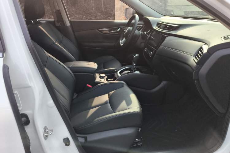 Used Nissan X-Trail 2021 2.5L CVT 4WD XL SmartConnect Leading Edition Right Front Seat