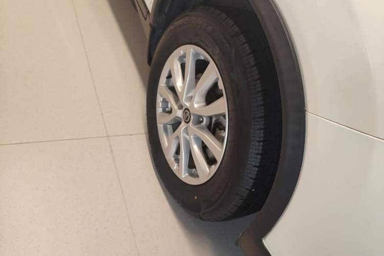 Used Nissan X-Trail 2021 2.0L CVT 2WD XL Premium SmartConnect Deluxe Edition Right Front Wheel Hub