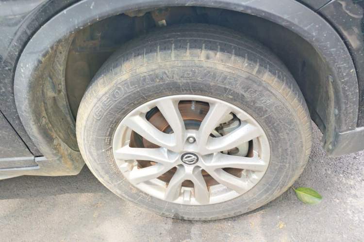Used Nissan X-Trail 2021 2.0L CVT 2WD XL ITS 3-Row SmartConnect Seven-Seater Comfort Edition Right Front Wheel Hub