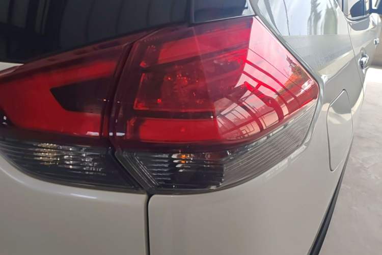 Used Nissan X-Trail 2021 2.0L CVT 2WD XL Premium SmartConnect Deluxe Edition Right Rear Taillight