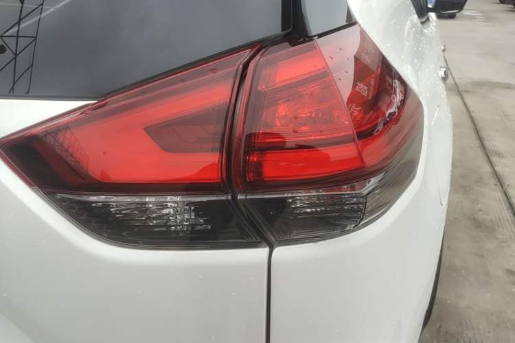 Used Nissan X-Trail 2021 2.5L CVT 4WD XL SmartConnect Leading Edition Right Rear Taillight