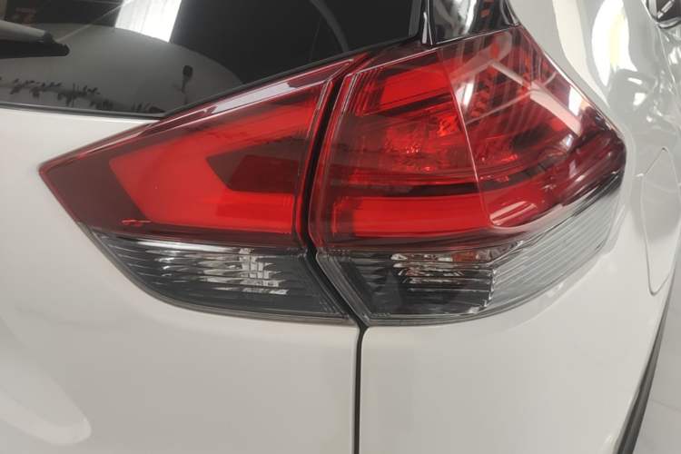 Used Nissan X-Trail 2021 2.0L CVT 2WD XL ITS SmartConnect Comfort Edition Right Rear Taillight