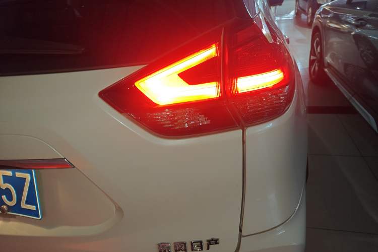 Used Nissan X-Trail 2021 2.0L CVT 2WD XL ITS SmartConnect Comfort Edition Right Rear Taillight