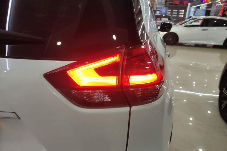 Used Nissan X-Trail 2021 2.5L CVT 4WD XL ITS Luxury Commemorative Edition Right Rear Taillight