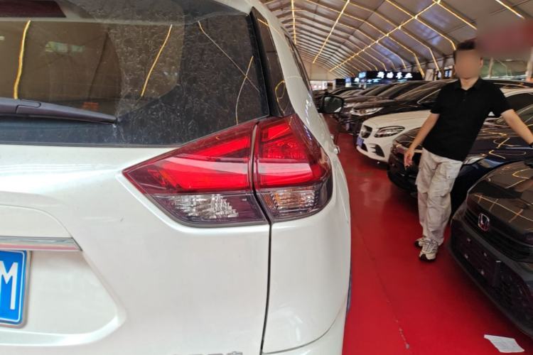 Used Nissan X-Trail 2021 2.0L CVT 2WD XL Premium SmartConnect Deluxe Edition Right Rear Taillight