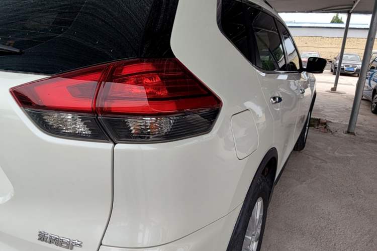 Used Nissan X-Trail 2021 2.0L CVT 2WD XL Premium SmartConnect Deluxe Edition Right Rear Taillight