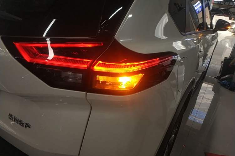 Used Nissan X-Trail 2021 VC-Turbo 300 CVT 2WD Comfort Edition Right Rear Taillight