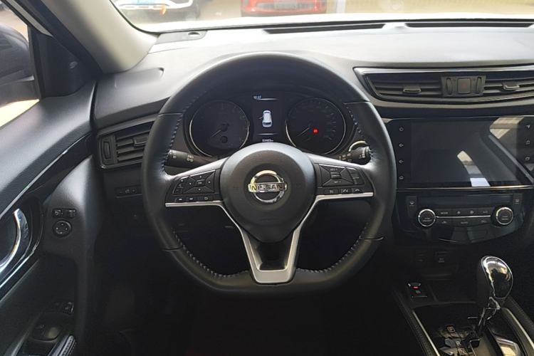 Used Nissan X-Trail 2021 2.0L CVT 2WD XL Premium SmartConnect Deluxe Edition Steering Wheel
