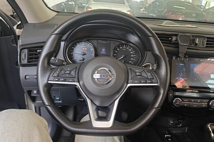 Used Nissan X-Trail 2021 2.0L CVT 2WD XL Premium SmartConnect Deluxe Edition Steering Wheel
