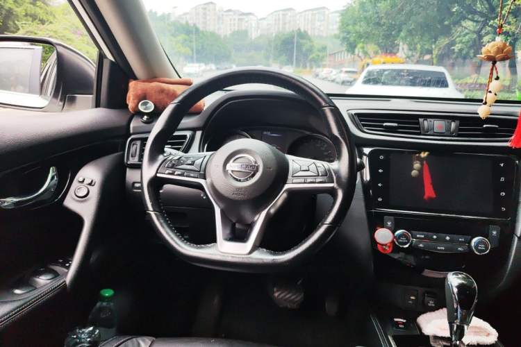 Used Nissan X-Trail 2021 2.0L CVT 2WD XL ITS SmartConnect Comfort Edition Steering Wheel