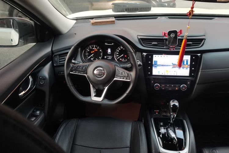 Used Nissan X-Trail 2021 2.0L CVT 2WD XL Premium SmartConnect Deluxe Edition Steering Wheel