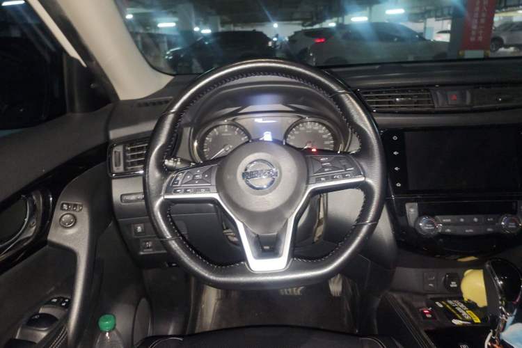 Used Nissan X-Trail 2021 2.0L CVT 2WD XL ITS SmartConnect Comfort Edition Steering Wheel