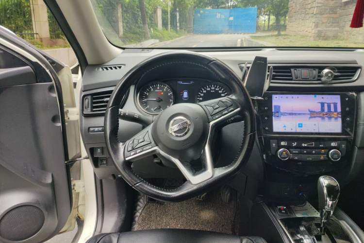 Used Nissan X-Trail 2021 2.0L CVT 2WD XL ITS SmartConnect Comfort Edition Steering Wheel