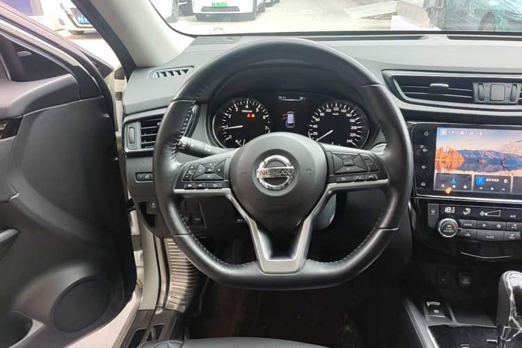 Used Nissan X-Trail 2021 2.0L CVT 2WD XL Premium Commemorative Edition Steering Wheel