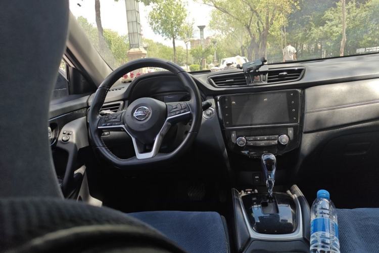 Used Nissan X-Trail 2021 2.0L CVT 2WD XL ITS SmartConnect Comfort Edition Steering Wheel
