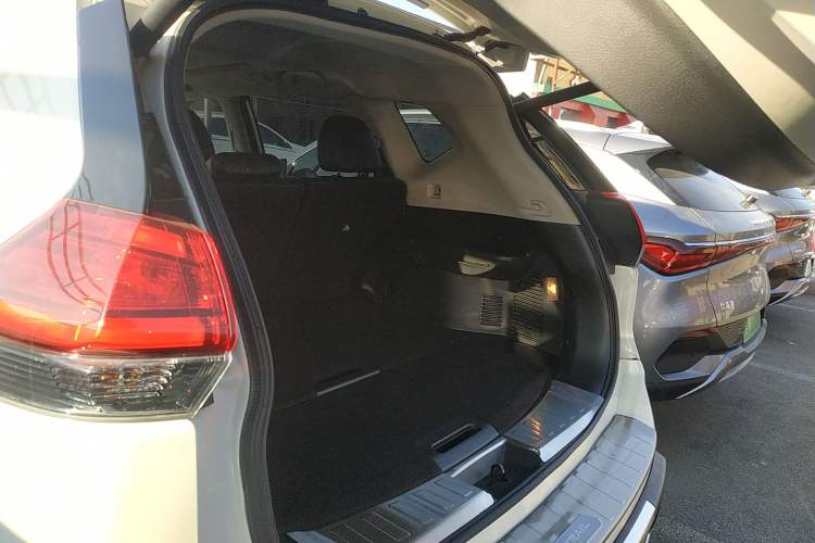 Used Nissan X-Trail 2021 2.0L CVT 2WD XL Premium Commemorative Edition Trunk