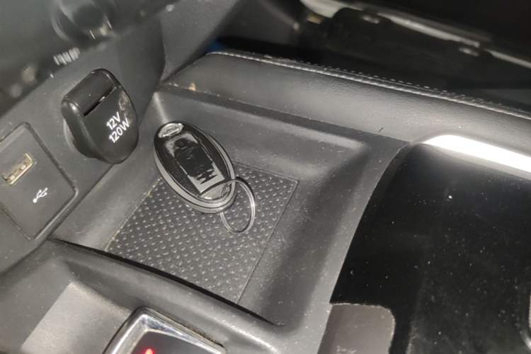 Used Nissan X-Trail 2021 2.0L CVT 2WD XL Premium SmartConnect Deluxe Edition Vehicle Key