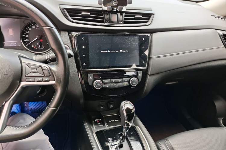 Used Nissan X-Trail 2021 2.0L CVT 2WD XL Premium SmartConnect Deluxe Edition Audio And AC Panel