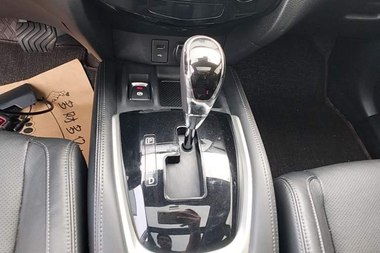 Used Nissan X-Trail 2021 2.0L CVT 2WD XL ITS SmartConnect Comfort Edition Gear Lever
