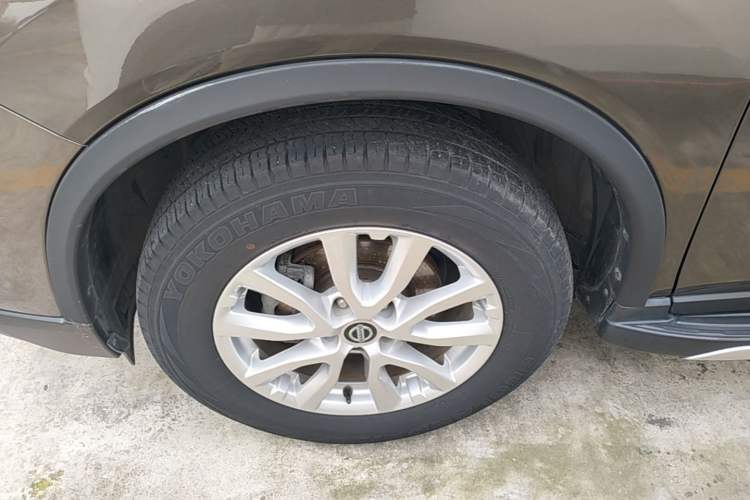 Used Nissan X-Trail 2021 2.0L CVT 2WD XL ITS SmartConnect Comfort Edition Left Front Wheel Hub