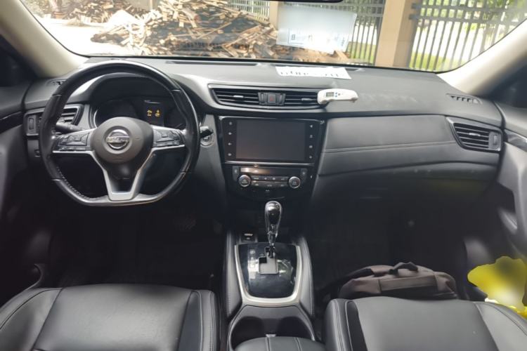 Used Nissan X-Trail 2022 2.0L Two-Wheel Drive Smart Connect Premium Edition Center Console