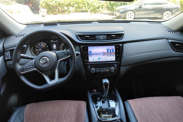 Used Nissan X-Trail 2022 2.0L Two-Wheel Drive Smart Connect Premium Edition Center Console