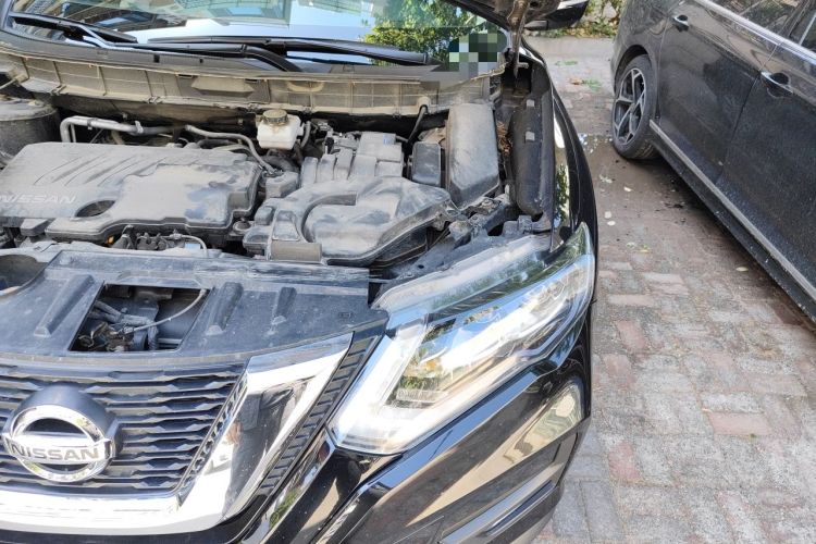 Used Nissan X-Trail 2022 2.0L Two-Wheel Drive Smart Connect Premium Edition Engine Bay Left