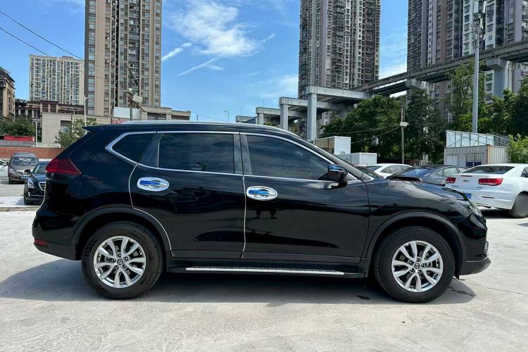 Used Nissan X-Trail 2022 Revised Version 2.0L Two-Wheel Drive Smart Connect Premium Edition Exterior 4