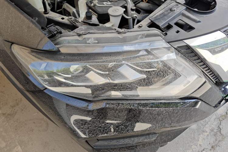 Used Nissan X-Trail 2022 2.0L Two-Wheel Drive Smart Connect Premium Edition Exterior 6