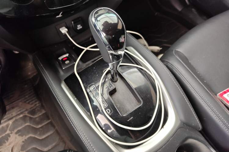 Used Nissan X-Trail 2022 2.0L Two-Wheel Drive Smart Connect Premium Edition Gear Lever