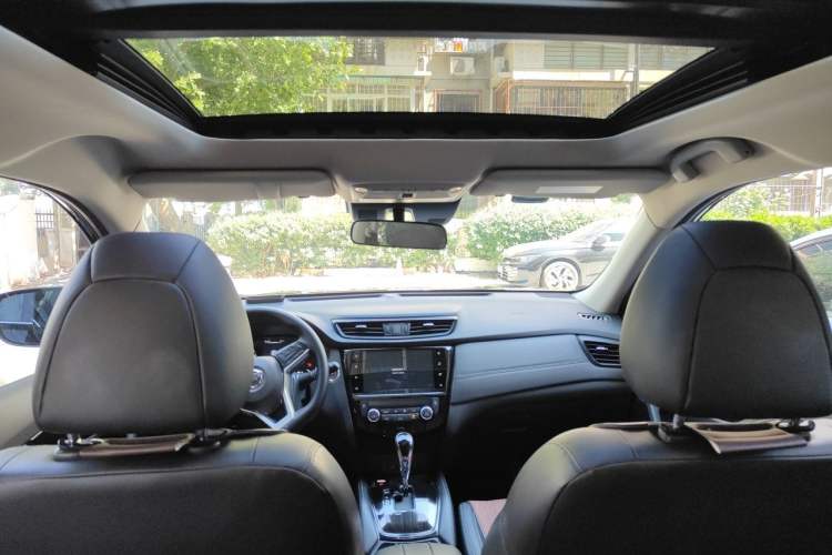Used Nissan X-Trail 2022 2.0L Two-Wheel Drive Smart Connect Premium Edition Headliner