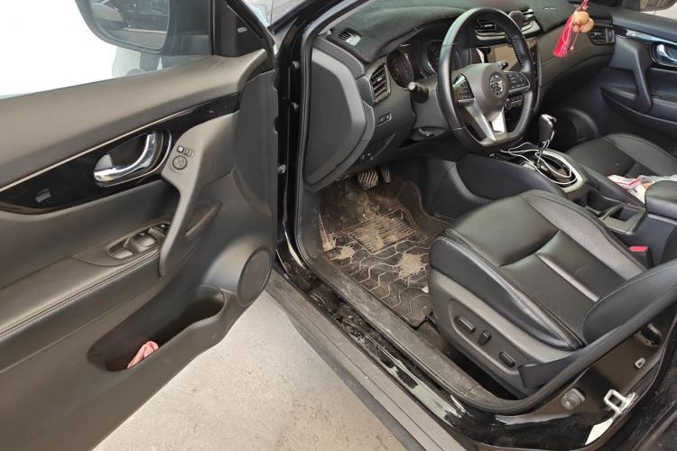 Used Nissan X-Trail 2022 2.0L Two-Wheel Drive Smart Connect Premium Edition Interior 3