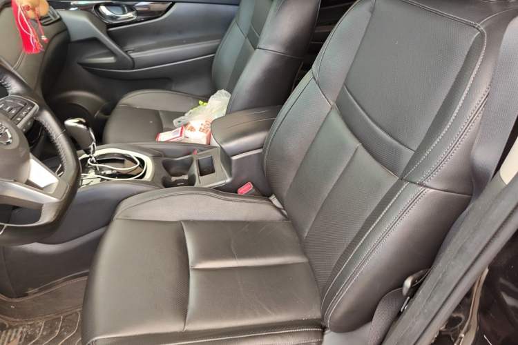 Used Nissan X-Trail 2022 2.0L Two-Wheel Drive Smart Connect Premium Edition Left Front Seat