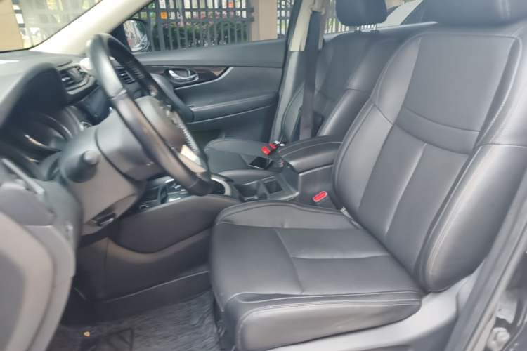 Used Nissan X-Trail 2022 2.0L Two-Wheel Drive Smart Connect Premium Edition Left Front Seat