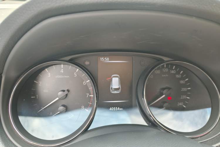 Used Nissan X-Trail 2022 Revised Version 2.0L Two-Wheel Drive Smart Connect Premium Edition Odometer Close Up