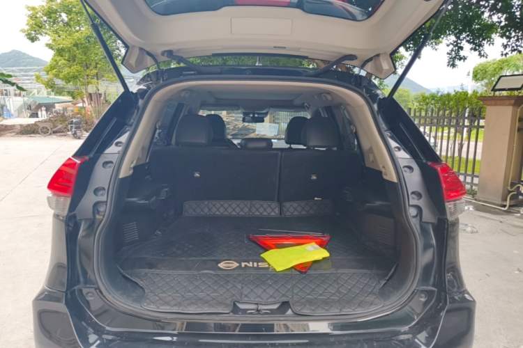 Used Nissan X-Trail 2022 2.0L Two-Wheel Drive Smart Connect Premium Edition Trunk