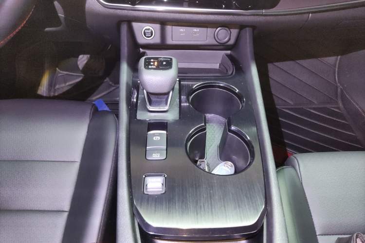 Used Nissan X-Trail 2022 VC-Turbo 300 CVT 2WD Star & Moon Limited Edition Gear Lever