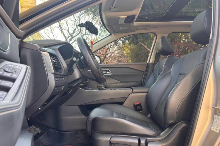 Used Nissan X-Trail 2022 VC-Turbo 300 CVT 2WD Star & Moon Limited Edition Interior 2