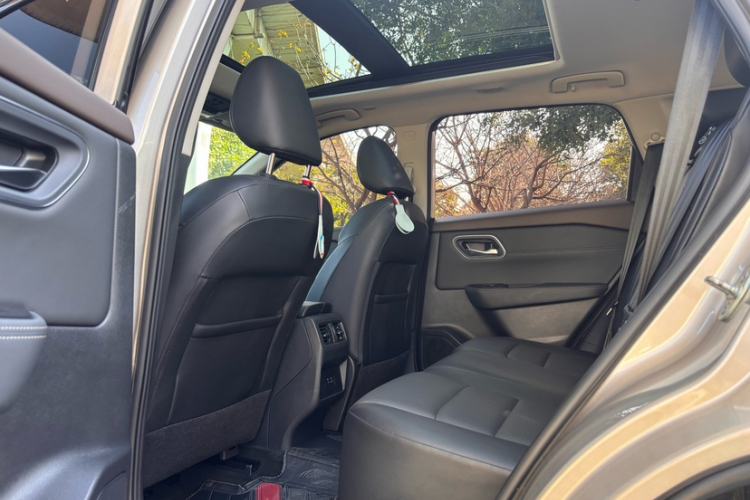 Used Nissan X-Trail 2022 VC-Turbo 300 CVT 2WD Star & Moon Limited Edition Interior 3