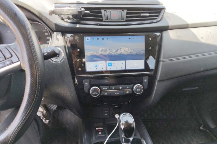 Used Nissan X-Trail 2022 2.0L Two-Wheel Drive Smart Connect Premium Edition Audio And AC Panel