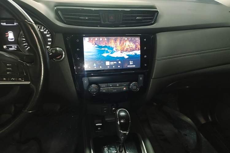 Used Nissan X-Trail 2022 2.0L Two-Wheel Drive Smart Connect Premium Edition Audio And AC Panel